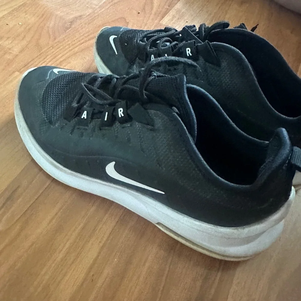 Nike Air Max‎ Axis Youth Size 3.5Y Black White Casual Running Shoes AH5222001